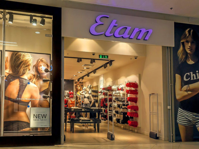Интерьерная вывеска бутика "Etam"
